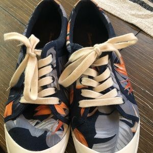 Tommy Bahama Tropical print canvas sneakers